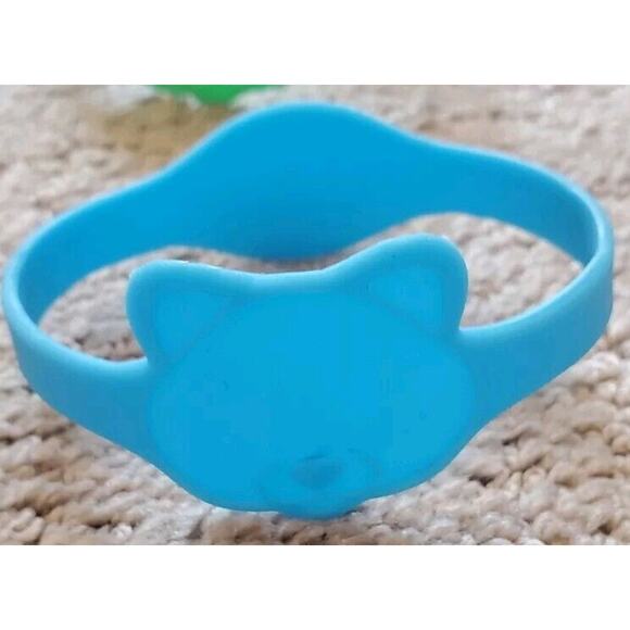 Baby Bottle Labels for Daycare - 6 Multi-Colored Panda-Shaped Silicone Labels - Picture 4 of 11